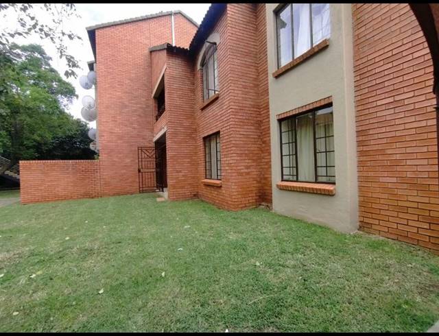 3 BEDROOM APARTMENT FOR SALE IN KARENPARK